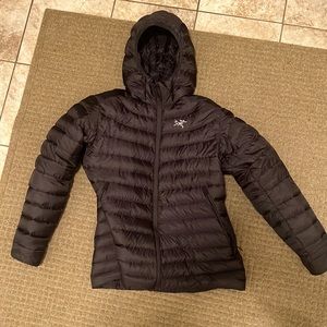 Women’s XL Arc’teryx Cerium: 800 Down fill jacket